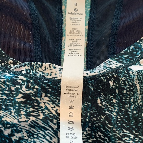 Lululemon t shirt NWOT - Picture 3 of 3